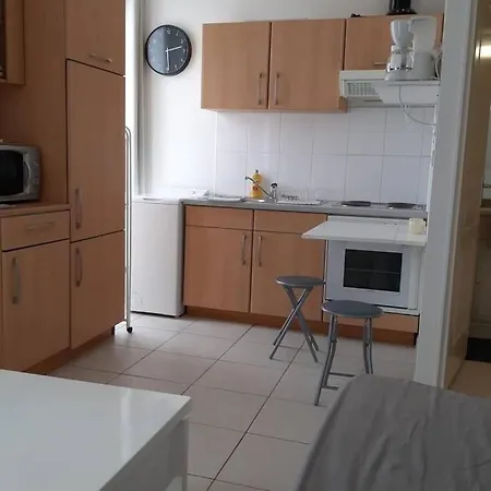 Coquet Studio Idealement Situe Et Tout Confort