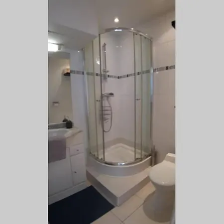 Coquet Studio Idealement Situe Et Tout Confort